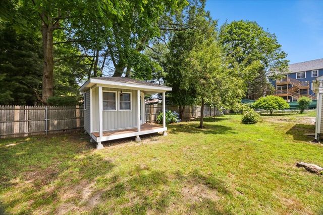 1649 Rodman St, Fall River, MA 02721