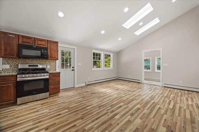 1649 Rodman St, Fall River, MA 02721