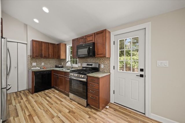 1649 Rodman St, Fall River, MA 02721