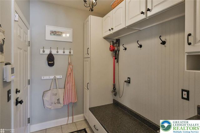 409 Colver Road, Bushkill Twp, PA 18064