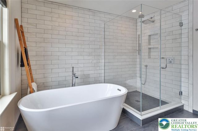 409 Colver Road, Bushkill Twp, PA 18064