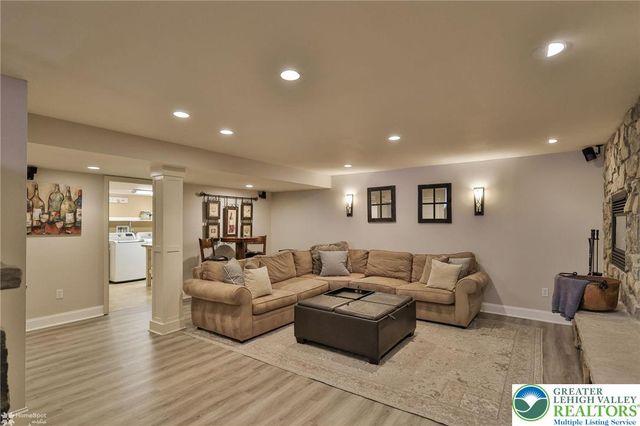 409 Colver Road, Bushkill Twp, PA 18064