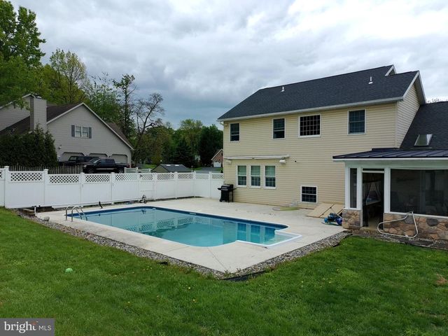 631 ERIC DRIVE, Shippensburg, PA 17257