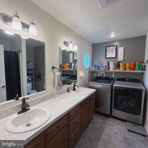 631 ERIC DRIVE, Shippensburg, PA 17257