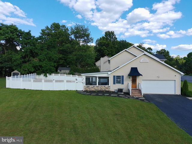 631 ERIC DRIVE, Shippensburg, PA 17257