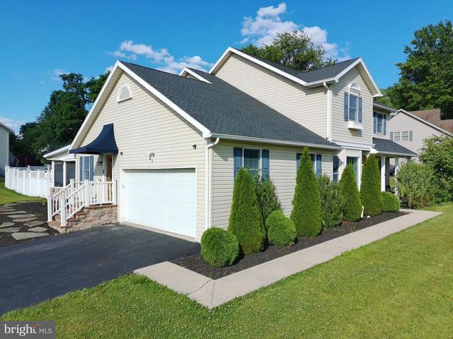 631 ERIC DRIVE, Shippensburg, PA 17257