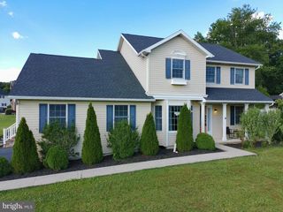 631 ERIC DRIVE, Shippensburg, PA 17257