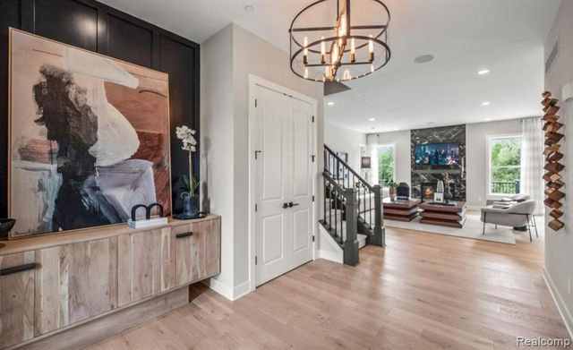 762 Sutton Court, Saline, MI 48176