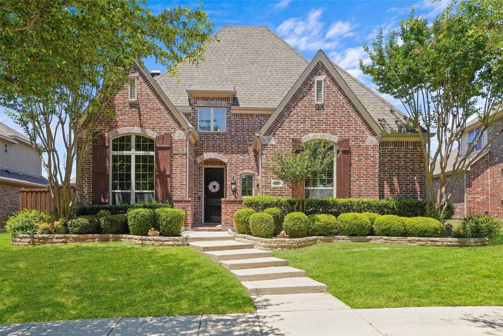 8747 Kelvington Drive, Frisco, TX 75035