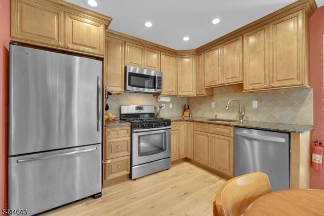 1430 Magnolia Ln, Branchburg Twp., NJ 08876