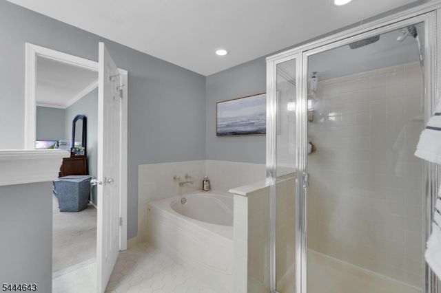 1430 Magnolia Ln, Branchburg Twp., NJ 08876