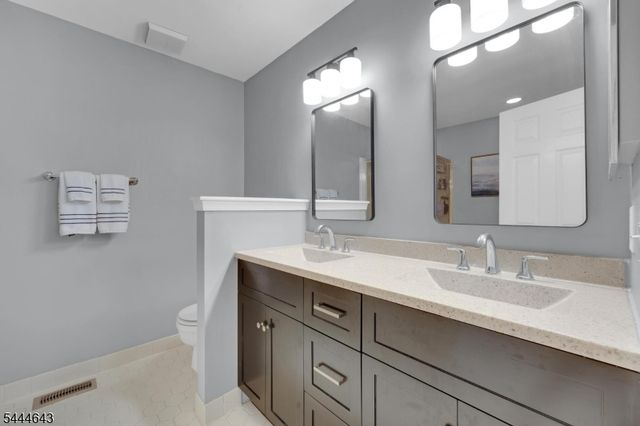 1430 Magnolia Ln, Branchburg Twp., NJ 08876