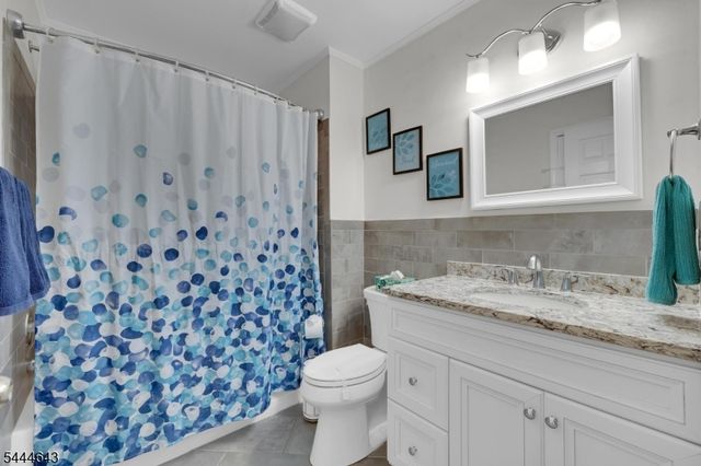 1430 Magnolia Ln, Branchburg Twp., NJ 08876