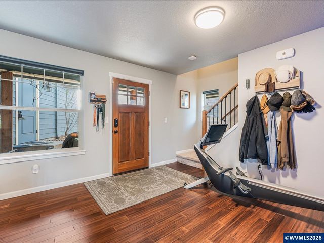 418 Sunset Ct, Amity, OR 97101