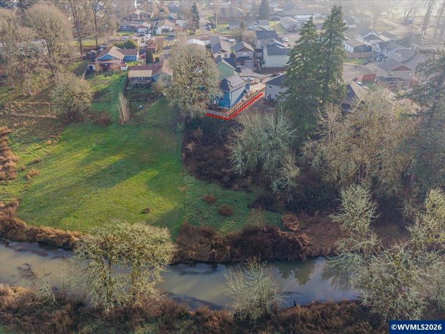 418 Sunset Ct, Amity, OR 97101