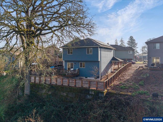 418 Sunset Ct, Amity, OR 97101