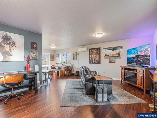 418 Sunset Ct, Amity, OR 97101