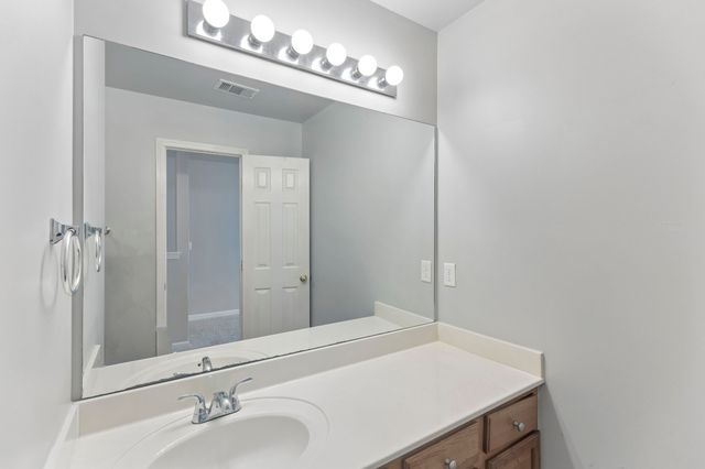 1961 Deep Woods Trl, Nashville, TN 37214
