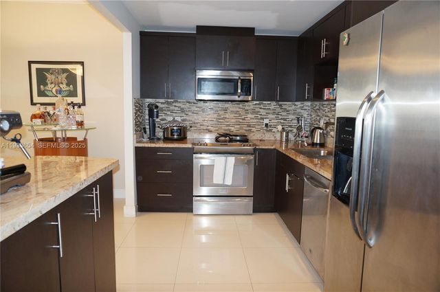 19390 Collins Avenue PH-26, Sunny Isles Beach, FL 33160