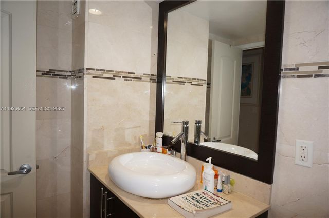 19390 Collins Avenue PH-26, Sunny Isles Beach, FL 33160