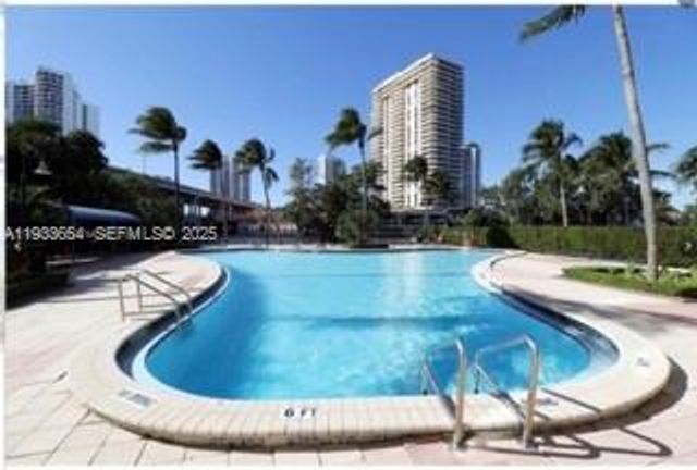 19390 Collins Avenue PH-26, Sunny Isles Beach, FL 33160