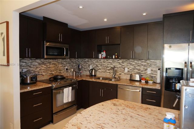 19390 Collins Avenue PH-26, Sunny Isles Beach, FL 33160