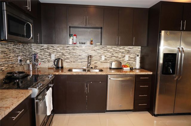 19390 Collins Avenue PH-26, Sunny Isles Beach, FL 33160