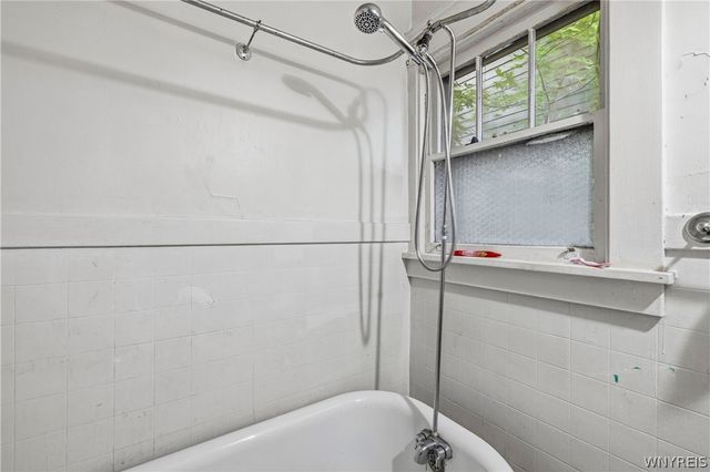 2248 Willow Avenue, Niagara Falls, NY 14305