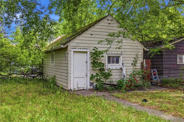 2248 Willow Avenue, Niagara Falls, NY 14305