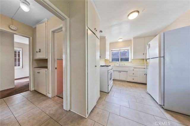 2718 W 15th, Los Angeles, CA 90006