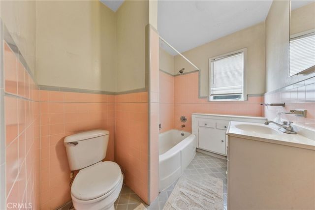 2718 W 15th, Los Angeles, CA 90006