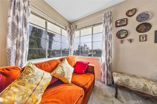 2718 W 15th, Los Angeles, CA 90006