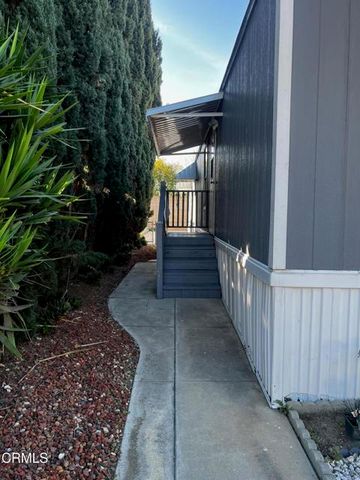 227 Calle de La Rosa 227, Camarillo, CA 93012