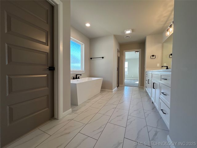 10404 E 132nd Street S, Bixby, OK 74008