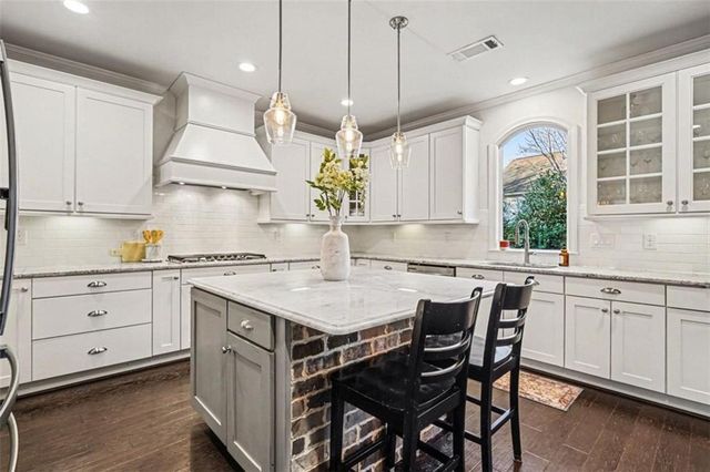 2153 Whitestone SE Court, Smyrna, GA 30080