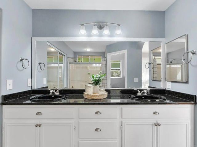 2039 Freedom Way, Vista, CA 92081