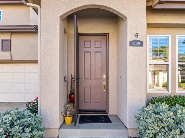 2039 Freedom Way, Vista, CA 92081