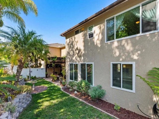 2039 Freedom Way, Vista, CA 92081