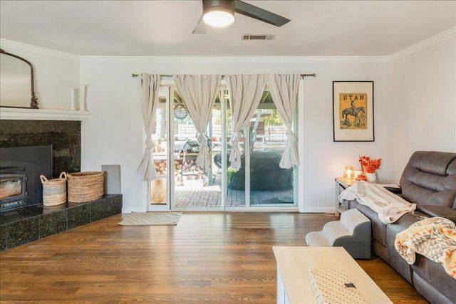 21118 Merrill Lane, Anderson, CA 96007