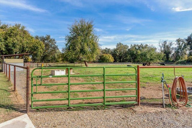 21118 Merrill Lane, Anderson, CA 96007