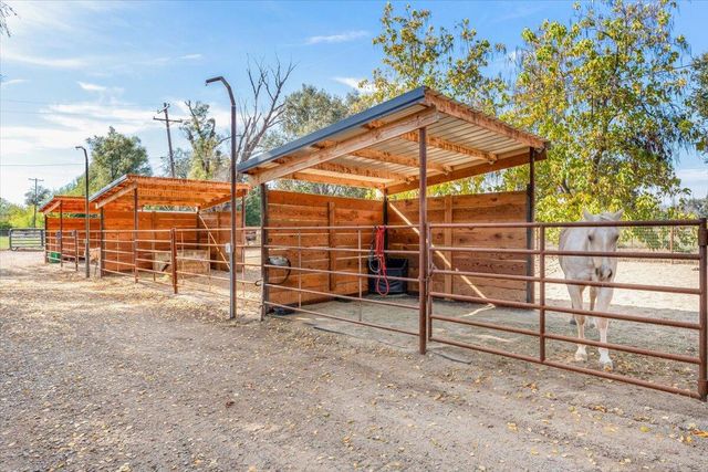 21118 Merrill Lane, Anderson, CA 96007