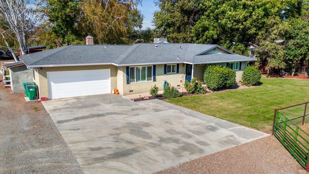 21118 Merrill Lane, Anderson, CA 96007