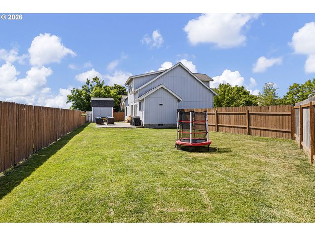 1053 HECKART Ln, Harrisburg, OR 97446