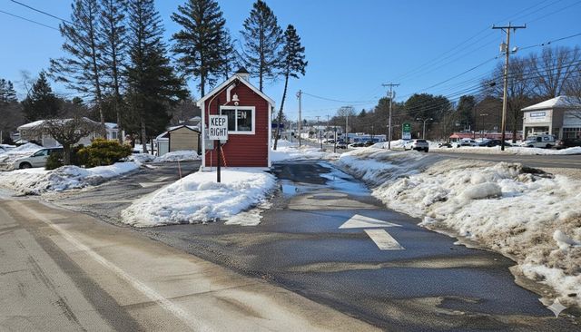 68 Lowell Road, Hudson, NH 03051