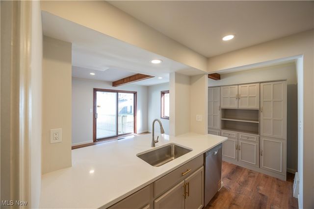 3797 Northwood Road, University Heights, OH 44118