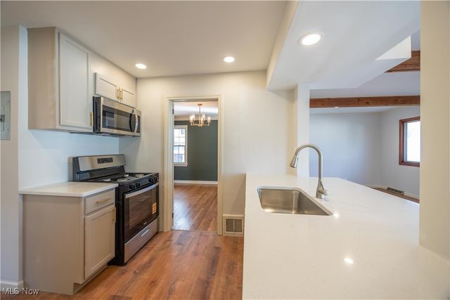 3797 Northwood Road, University Heights, OH 44118