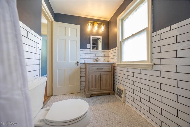 3797 Northwood Road, University Heights, OH 44118