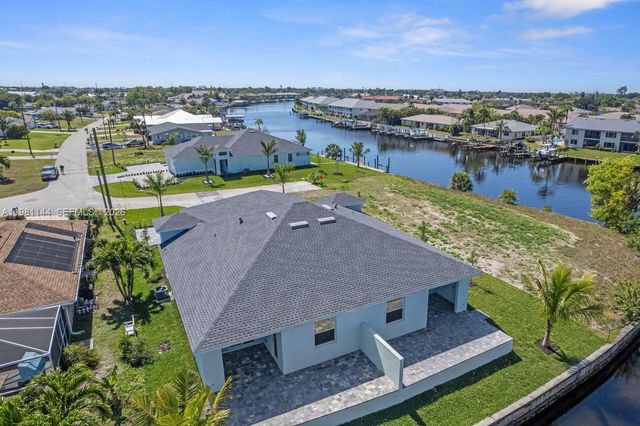 1105 SE 38 ST, Cape Coral, FL 33904