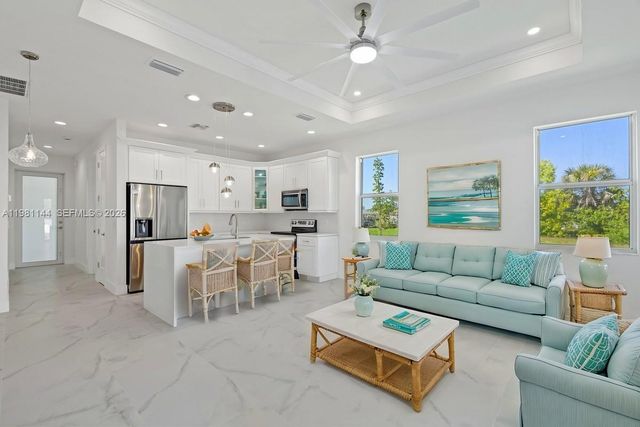 1105 SE 38 ST, Cape Coral, FL 33904