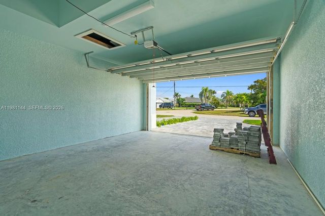 1105 SE 38 ST, Cape Coral, FL 33904